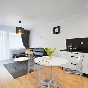 https://mer-apartament-blizej-morza-kasprowicza-16-53.kolobrzeghotels.com